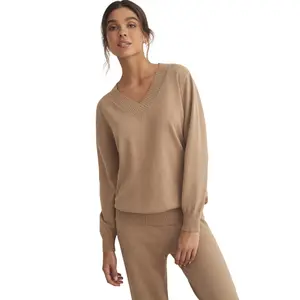 Pijama con parte de arriba de cuello en V para mujer Selmark P98 image-2