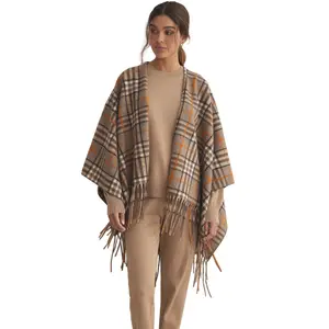 Poncho woman Selmark Cuadros Complementos image-0