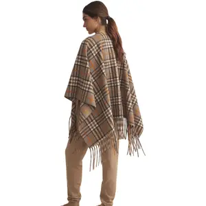 Poncho woman Selmark Cuadros Complementos image-2