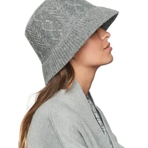 Damska czapka na drutach Selmark PC1 Style ADD image-2
