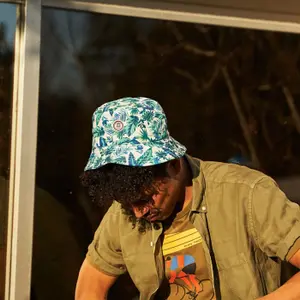 Reversible hat Serge Blanco bob image-1