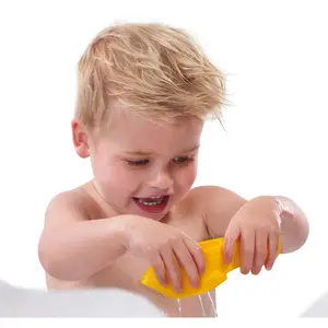 Color-changing fish bath toy SES Creative Tiny Talents image-4