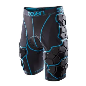 7200-05-5-shorts-seven-flex-schwarz