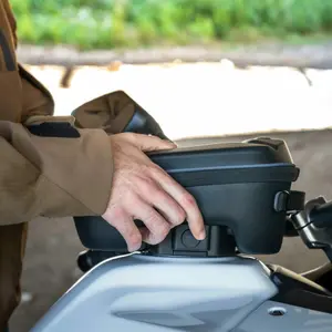 Motorcykel tanktaske med midterposition Shad Click System image-6