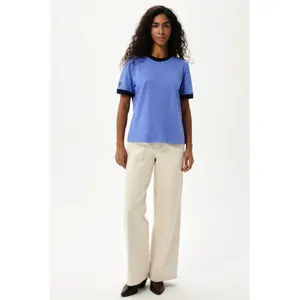 Γυναικείο T-shirt She is Sunday Basic image-1