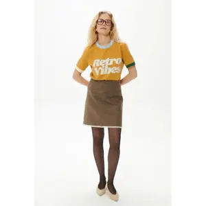 Women's T-shirt She is Sunday Retro Vibes image-1