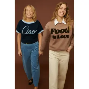 Sweatshirt woman She is Sunday Food Is Love image-3