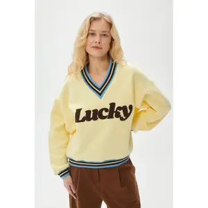 Sweatshirt woman She is Sunday Lucky image-1
