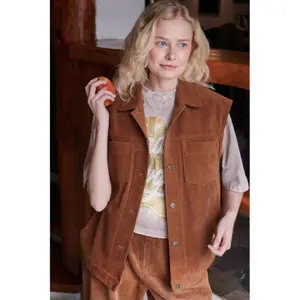 Sleeveless jacket for women She is Sunday Sierra image-1