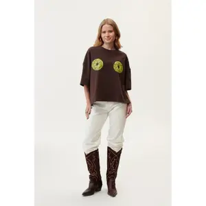 Women's T-shirt She is Sunday Pistachio Club image-1
