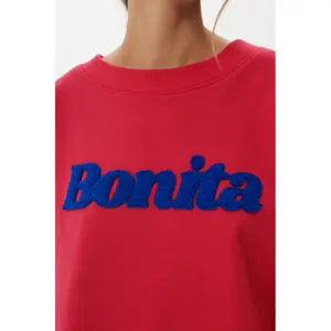 Sweatshirt woman She is Sunday Bonita image-4