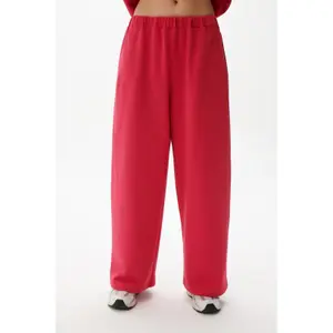 Women's joggers She is Sunday Bonita image-0