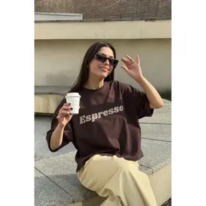 Women's T-shirt She is Sunday Espresso image-4