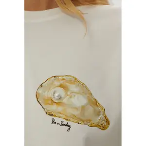 Women's T-shirt She is Sunday Perla image-6