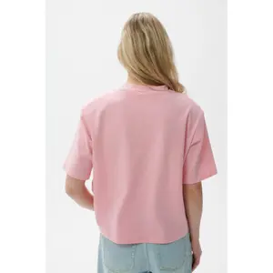 Women's T-shirt She is Sunday First Kiss image-2