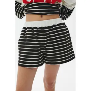 Women's shorts She is Sunday Dolores image-1