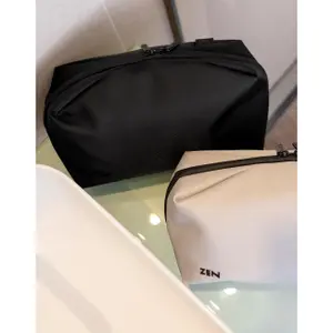 Necessaire de banho feminino Shugon Prato image-1