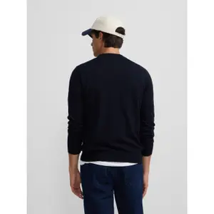 Klassischer Rundhalsausschnitt-Pullover mit Tennisstickerei Silbon image-4