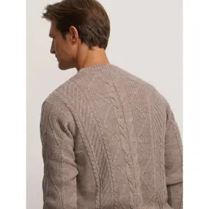 Ronde hals pull in gedraaide brei met racket borduursel Silbon image-3