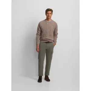 Ronde hals pull in gedraaide brei met racket borduursel Silbon image-4