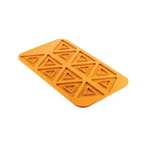 Silicone mold Silikomart Triangolo 2.0 image-1