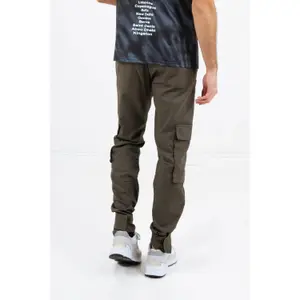 Cargo-Hose Sixth June image-2