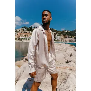 Camisa de satén con monograma Sixth June image-6