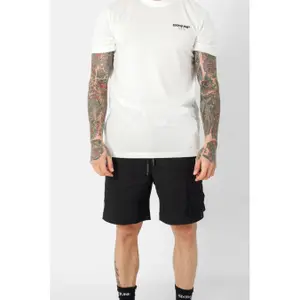 Cargo curto com logótipo bordado Sixth June image-2