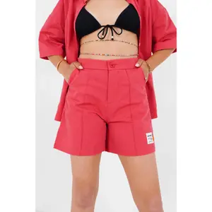 Pantalones cortos con logo bordado para mujer Sixth June image-2