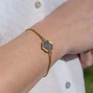 Labradorite stone bracelet for women Sloya Hexalia image-4