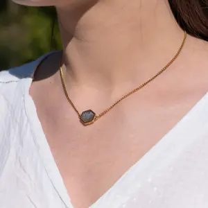 Labradorite necklace for women Sloya Hexalia image-6