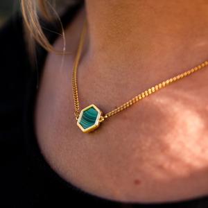 Halsband och armband i malakit för kvinnor Sloya Hexalia image-5