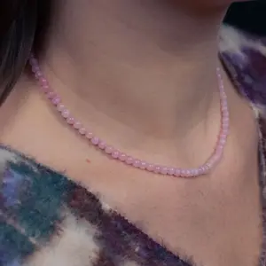 Rose quartz necklace for women Sloya Serena image-1