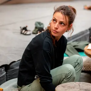 Women's long sleeve pocket t-shirt Snap Climbing image-3