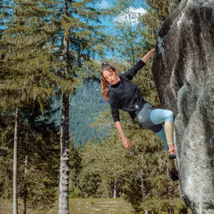 Women's long sleeve pocket t-shirt Snap Climbing image-1