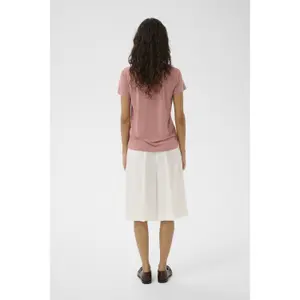 T-shirt da donna con scollo a V Soaked in Luxury Columbine image-4