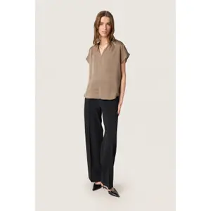 Γυναικείο T-shirt Soaked in Luxury Paris image-2