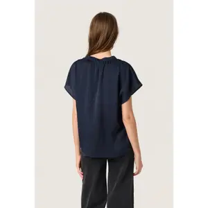 Γυναικείο T-shirt Soaked in Luxury SLParis image-4