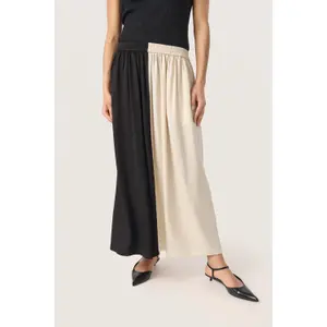 Women's skirt Soaked in Luxury SLCevina image-4