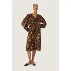 Women's dress Soaked in Luxury Gunvy image-1