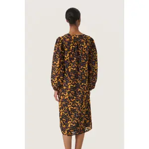 Women's dress Soaked in Luxury Gunvy image-3