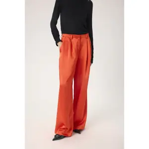 Pantaloni da donna Soaked in Luxury Liva Suiting image-1