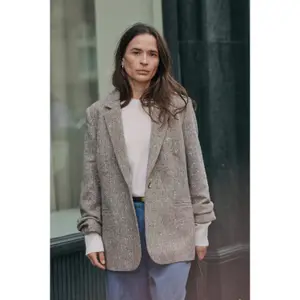Women's blazer Soaked in Luxury SLOleia image-2
