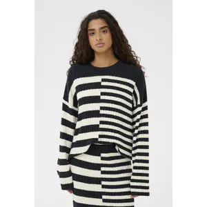 Woman sweater Soaked in Luxury SLZillia image-2