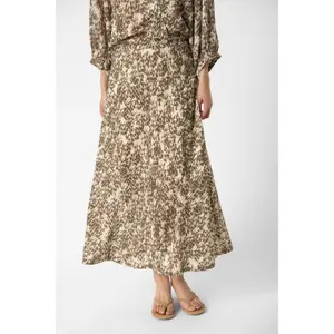 Women's skirt Soaked in Luxury Osaka Taya image-1