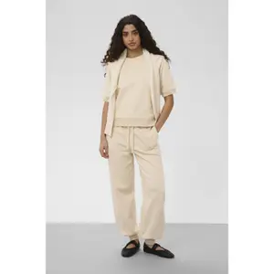 Women's joggers Soaked in Luxury Slrolanda image-1