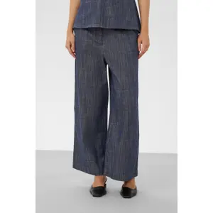 Women's Trousers Soaked in Luxury Lufira image-1