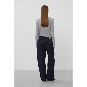 T-shirt round neck woman Soaked in Luxury Inana image-4