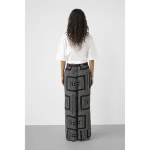 Γυναικείο παντελόνι με σχέδιο Soaked in Luxury SLZaya Pull Up image-4
