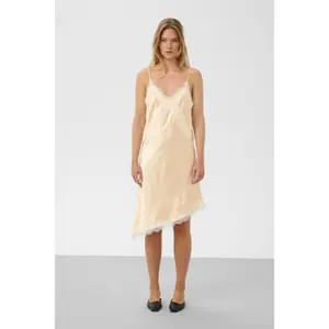 Woman's nightgown Soaked in Luxury SLIrianne image-3